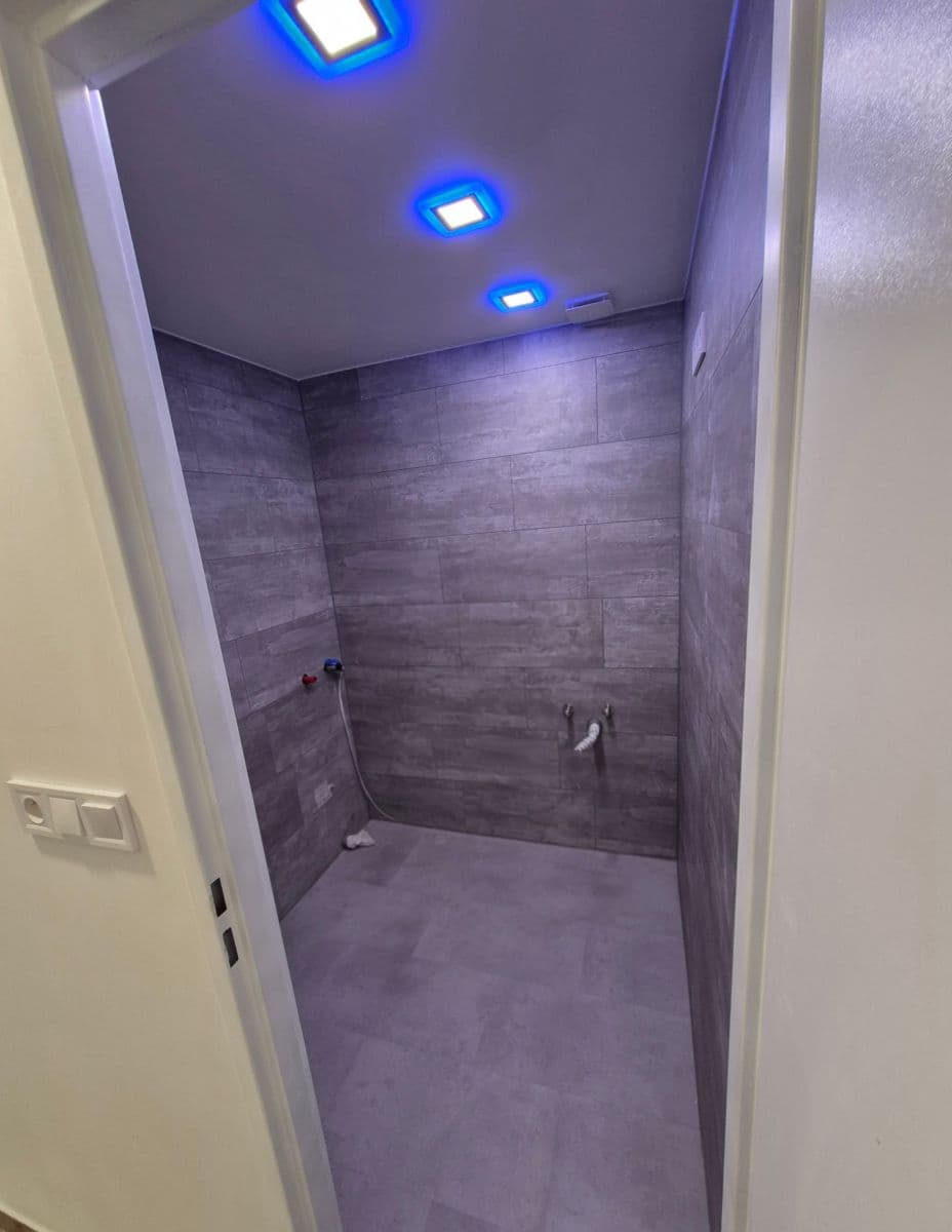 Prodej bytu 3+1 73 m², Průběžná, Praha, Praha Prodej bytu 3+1 73 m², Průběžná, Praha, Praha