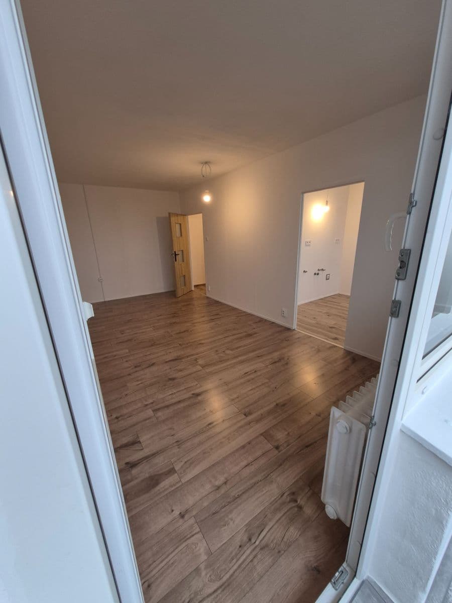 Prodej bytu 3+1 73 m², Průběžná, Praha, Praha Prodej bytu 3+1 73 m², Průběžná, Praha, Praha