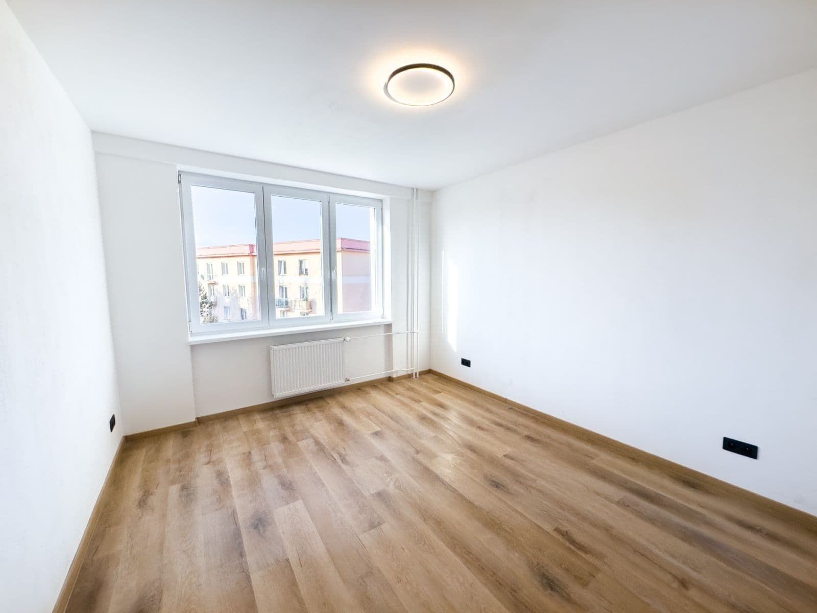 Prodej bytu 3+kk 53 m², náměstí Generála Píky, Plzeň, Plzeňský kraj Prodej bytu 3+kk 53 m², náměstí Generála Píky, Plzeň, Plzeňský kraj