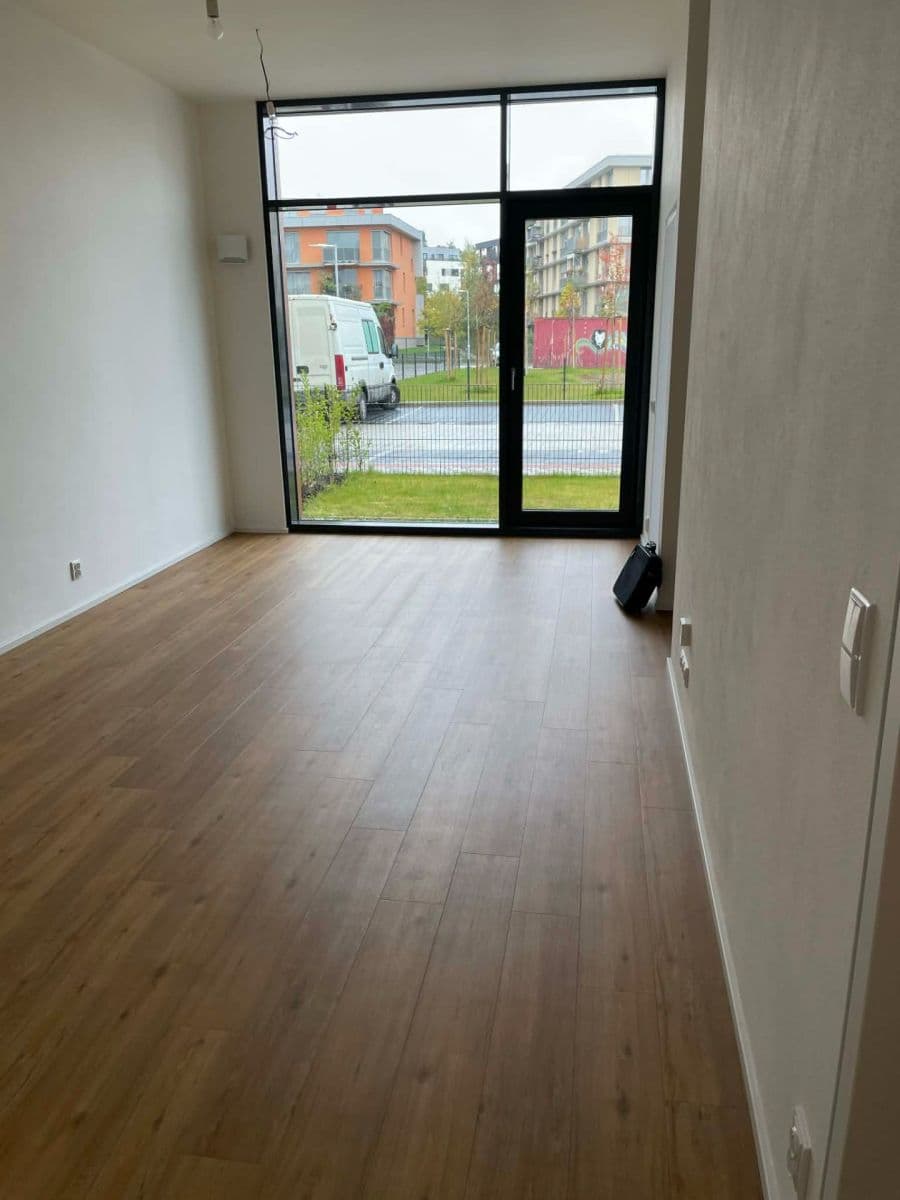 Pronájem bytu 1+kk 45 m², Malešická, Praha, Praha Pronájem bytu 1+kk 45 m², Malešická, Praha, Praha