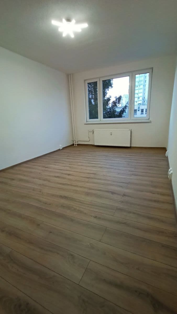 Pronájem bytu 3+1 74 m², Osvobození, Orlová, Moravskoslezský kraj Pronájem bytu 3+1 74 m², Osvobození, Orlová, Moravskoslezský kraj