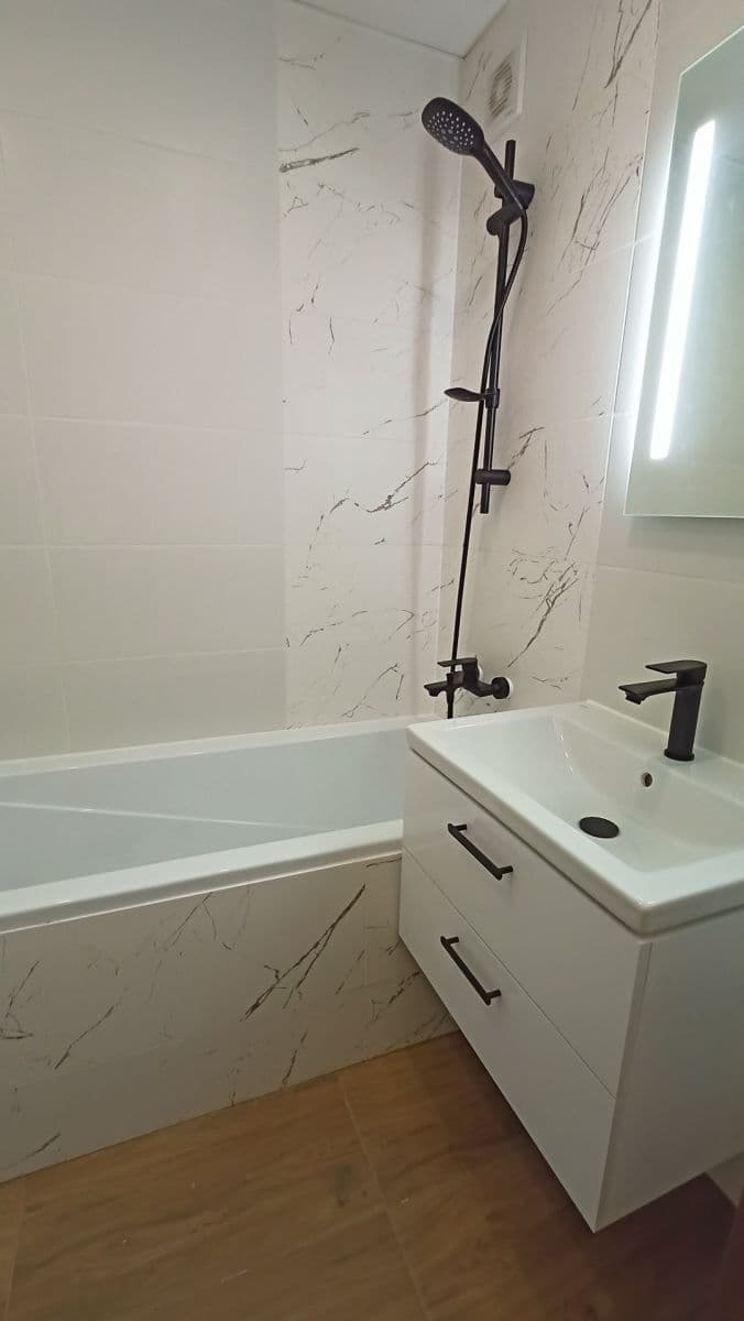 Pronájem bytu 3+1 74 m², Osvobození, Orlová, Moravskoslezský kraj Pronájem bytu 3+1 74 m², Osvobození, Orlová, Moravskoslezský kraj