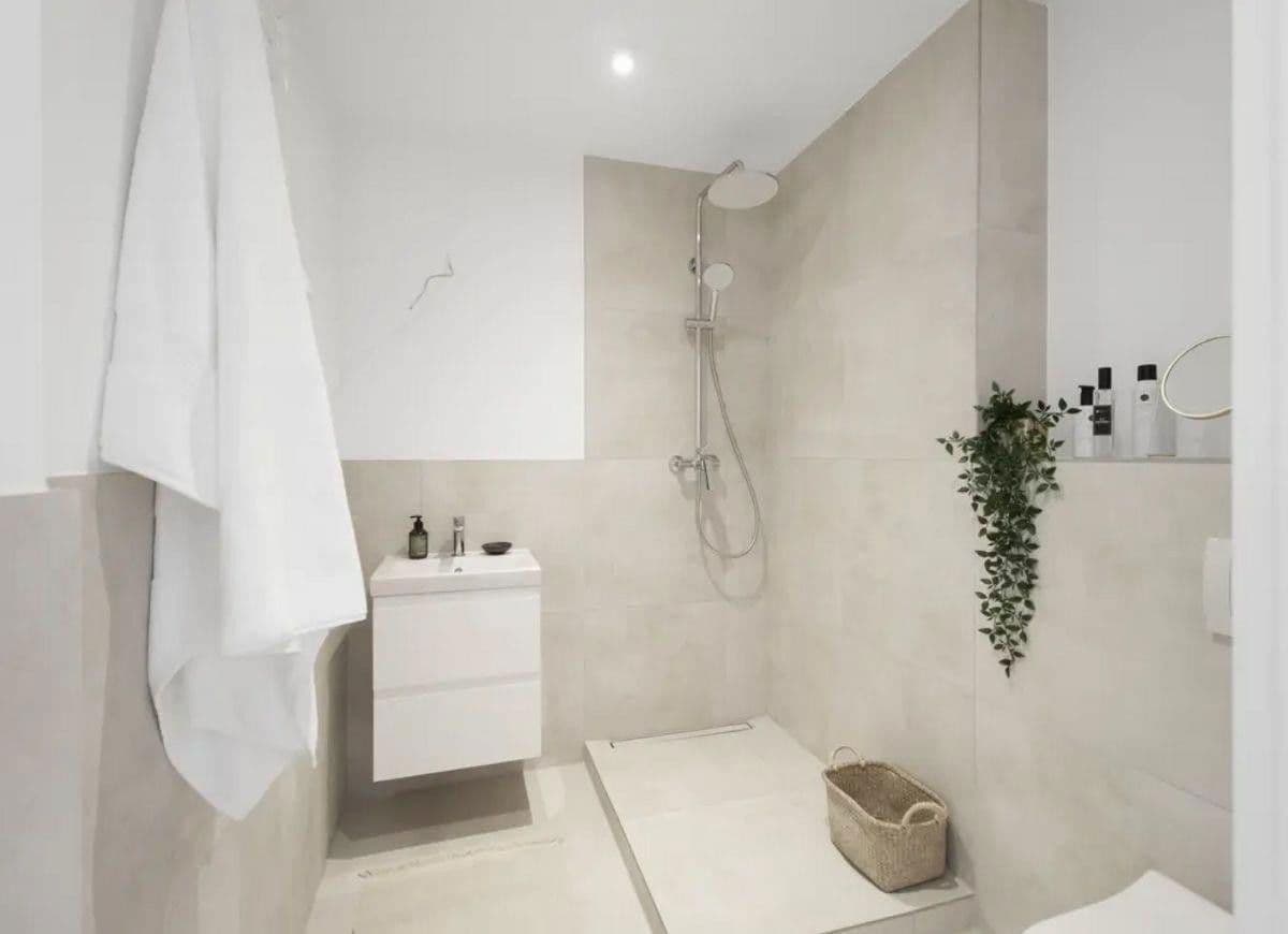 Pronájem bytu 1+1 46 m², Luisenstraße 45, Düsseldorf, Severní Porýní-Vestfálsko Pronájem bytu 1+1 46 m², Luisenstraße 45, Düsseldorf, Severní Porýní-Vestfálsko