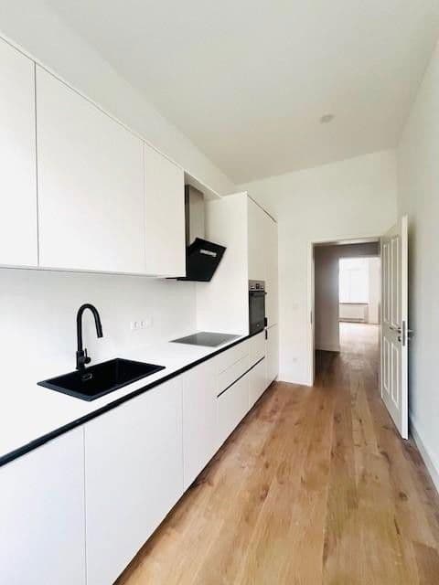 Pronájem bytu 2+1 55 m², Schwalbacher Straße 23, Frankfurt am Main, Hessen Pronájem bytu 2+1 55 m², Schwalbacher Straße 23, Frankfurt am Main, Hessen