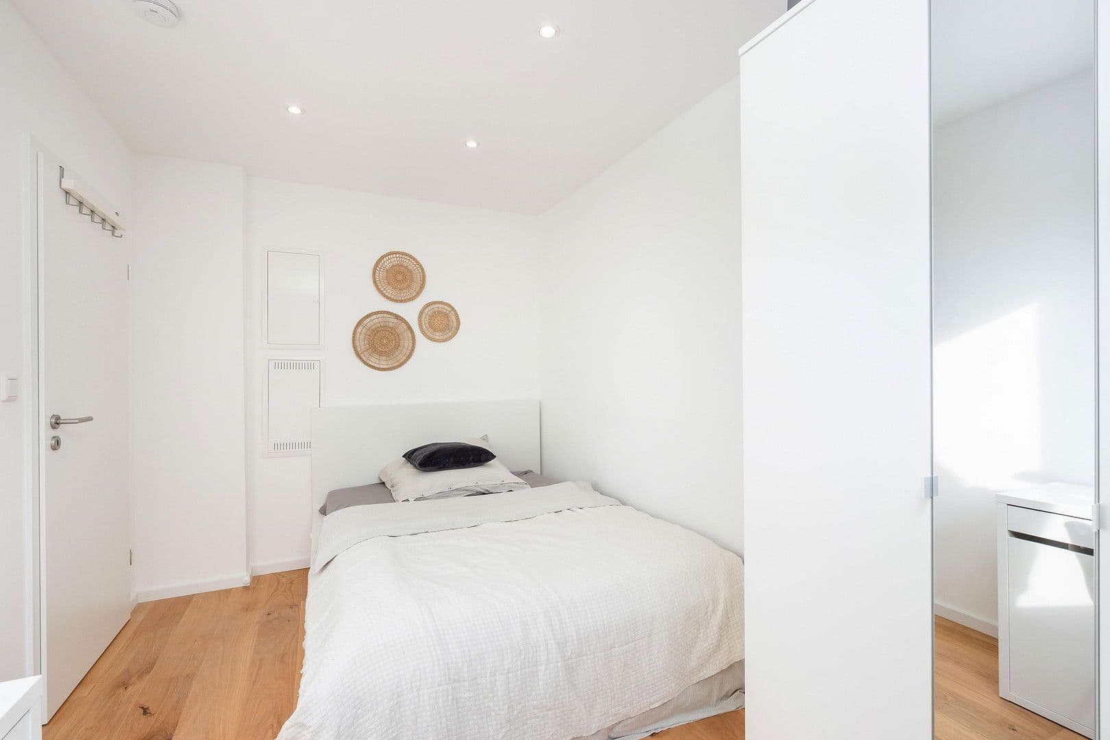 Pronájem bytu 3+1 45 m², Düsseldorf, Severní Porýní-Vestfálsko Pronájem bytu 3+1 45 m², Düsseldorf, Severní Porýní-Vestfálsko