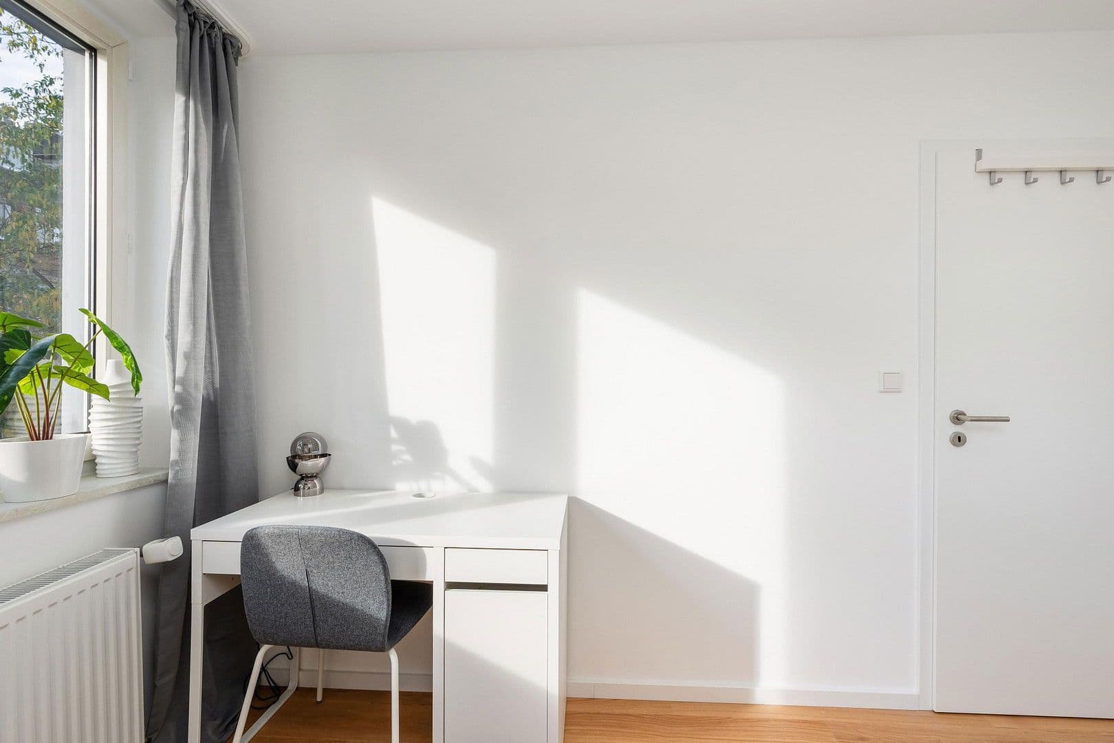 Pronájem bytu 3+1 45 m², Düsseldorf, Severní Porýní-Vestfálsko Pronájem bytu 3+1 45 m², Düsseldorf, Severní Porýní-Vestfálsko