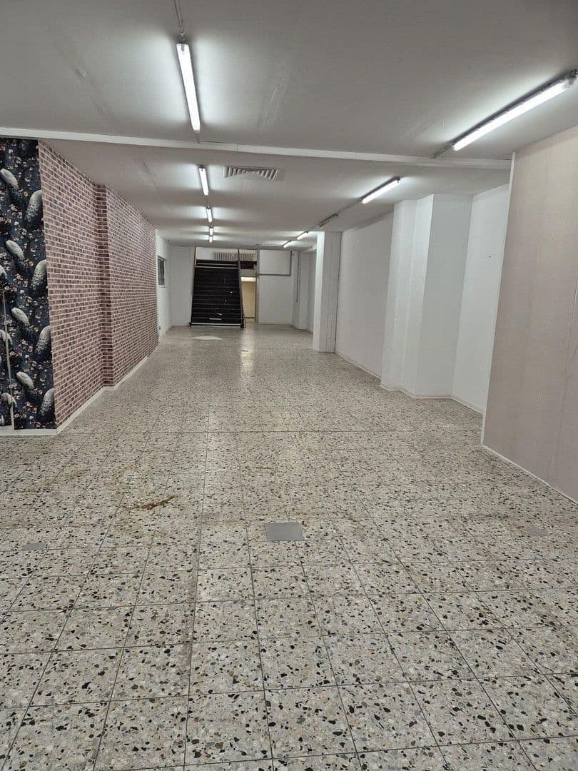 Pronájem nebytového prostoru 800 m², Gertherstr. 8-10, Bochum Gerthe, Severní Porýní-Vestfálsko Pronájem nebytového prostoru 800 m², Gertherstr. 8-10, Bochum Gerthe, Severní Porýní-Vestfálsko