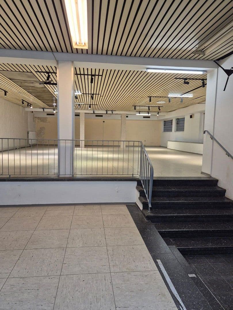 Pronájem nebytového prostoru 800 m², Gertherstr. 8-10, Bochum Gerthe, Severní Porýní-Vestfálsko Pronájem nebytového prostoru 800 m², Gertherstr. 8-10, Bochum Gerthe, Severní Porýní-Vestfálsko