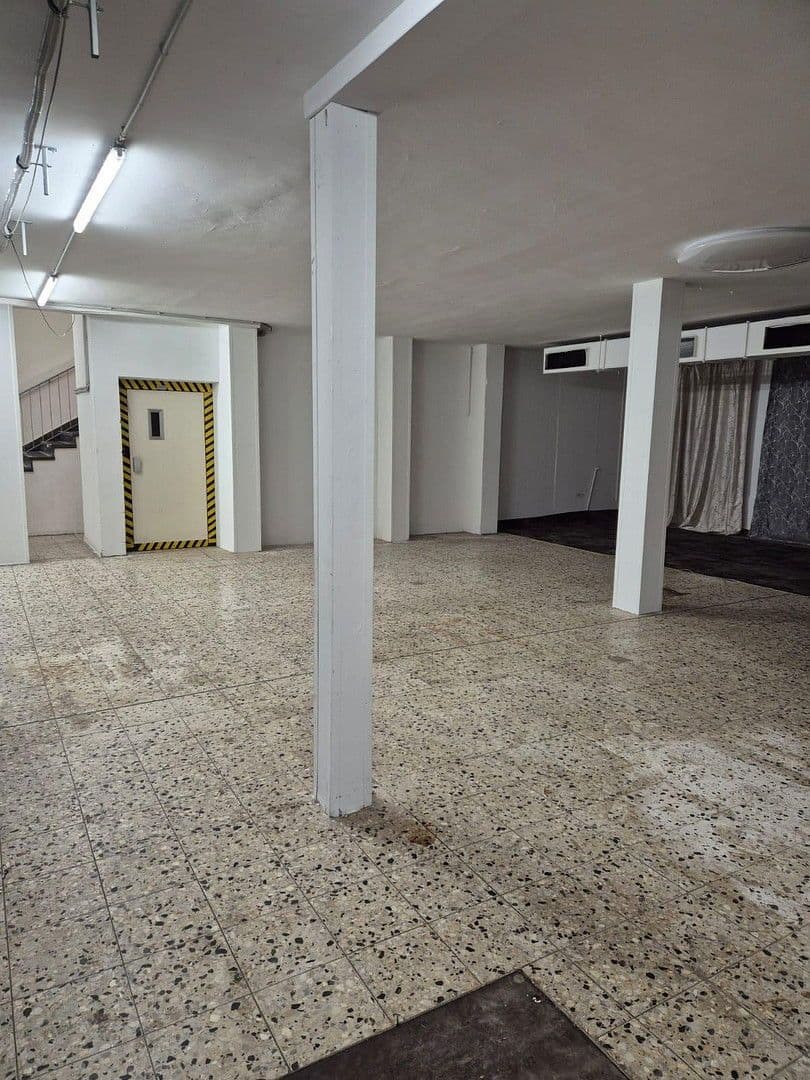 Pronájem nebytového prostoru 800 m², Gertherstr. 8-10, Bochum Gerthe, Severní Porýní-Vestfálsko Pronájem nebytového prostoru 800 m², Gertherstr. 8-10, Bochum Gerthe, Severní Porýní-Vestfálsko