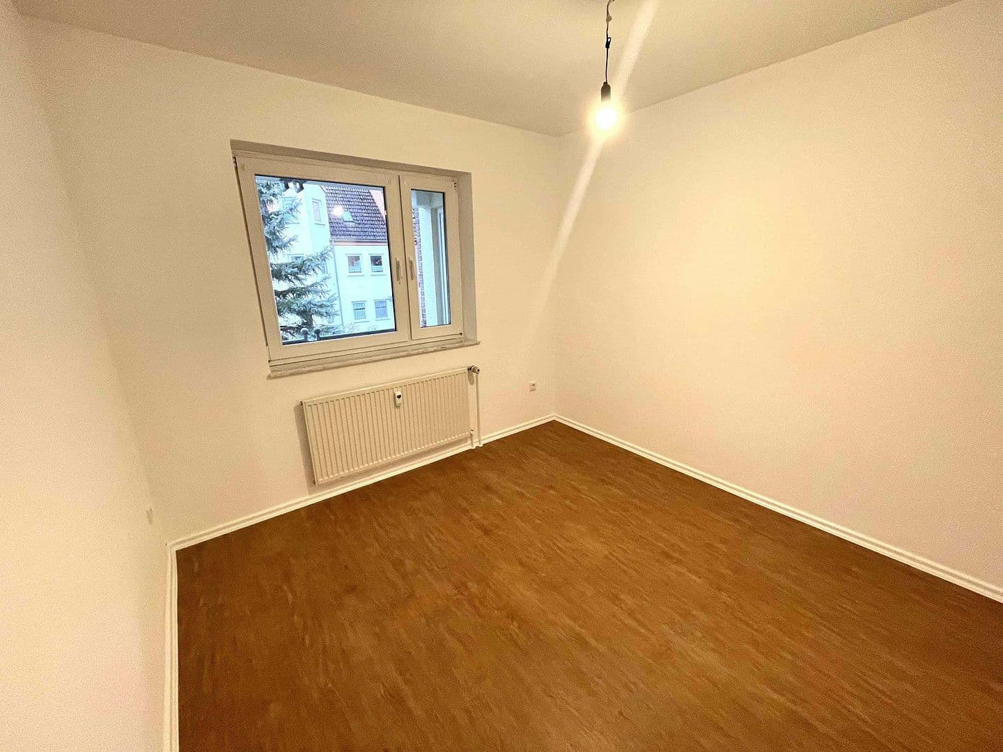 Pronájem bytu 3+1 87 m², Hubertusstr. 18b, Grünheide (Mark), Braniborsko Pronájem bytu 3+1 87 m², Hubertusstr. 18b, Grünheide (Mark), Braniborsko