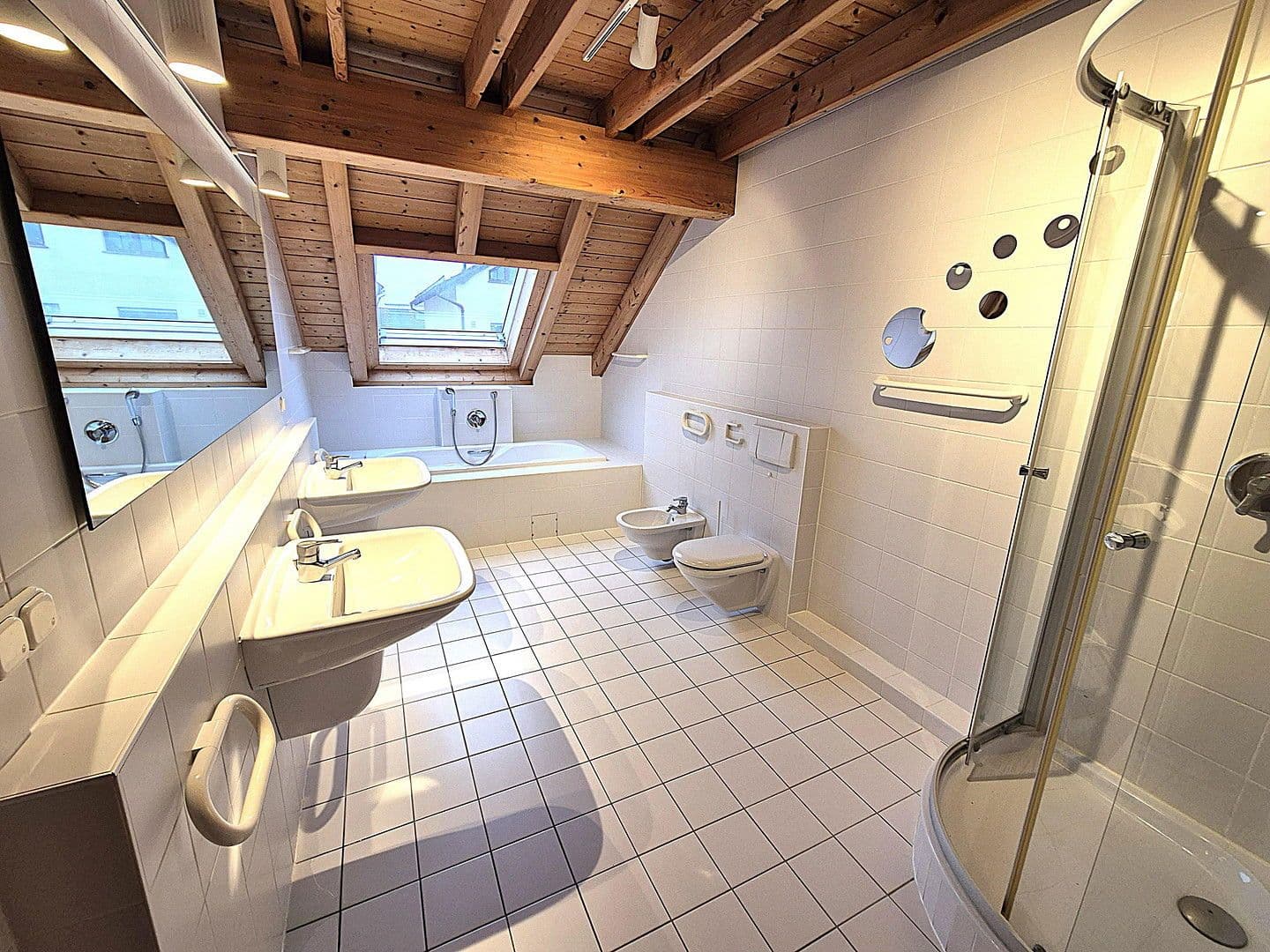 Pronájem domu 200 m², pozemek 420 m², Frankfurt, Hessen Pronájem domu 200 m², pozemek 420 m², Frankfurt, Hessen