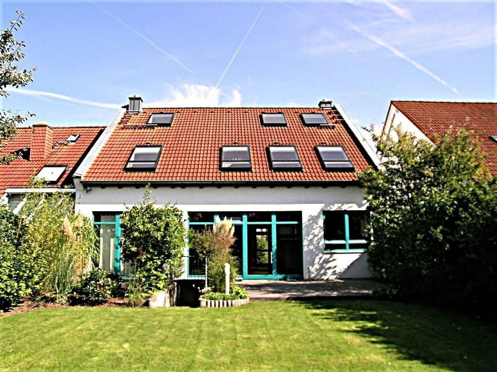 Pronájem domu 200 m², pozemek 420 m², Frankfurt, Hessen Pronájem domu 200 m², pozemek 420 m², Frankfurt, Hessen