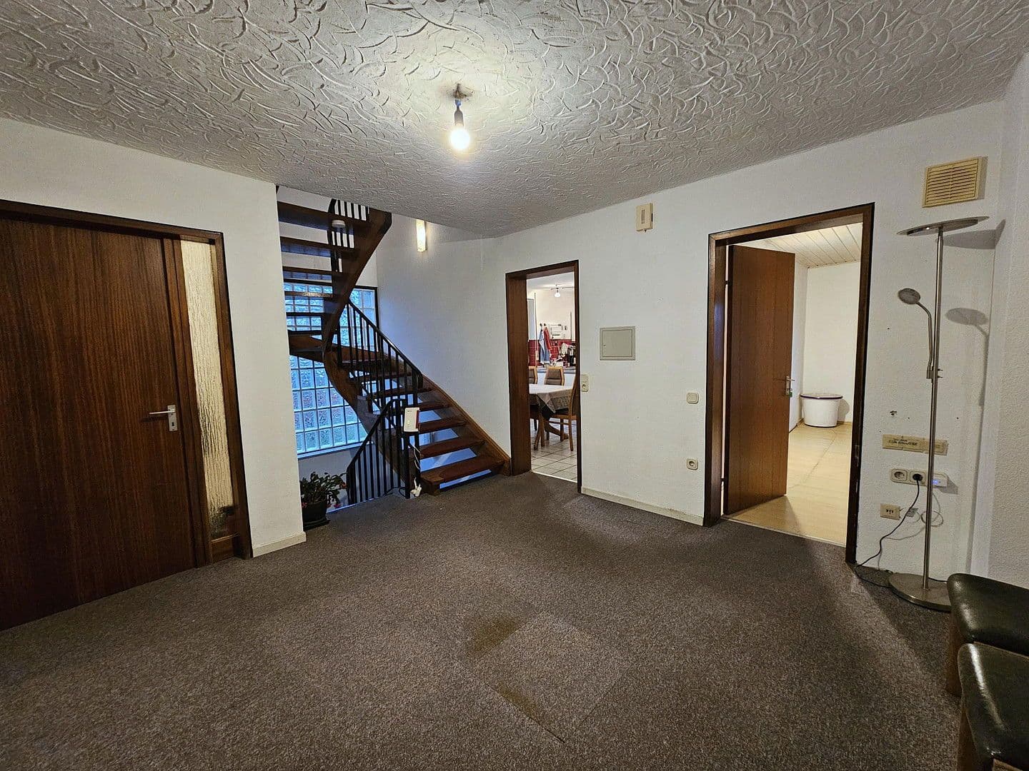 Prodej domu 157 m², pozemek 601 m², Neuhausen, Bádensko-Württembersko Prodej domu 157 m², pozemek 601 m², Neuhausen, Bádensko-Württembersko