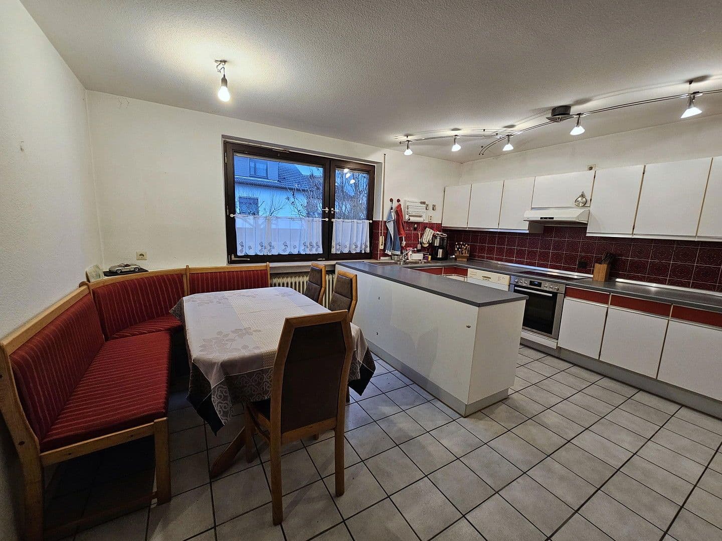 Prodej domu 157 m², pozemek 601 m², Neuhausen, Bádensko-Württembersko Prodej domu 157 m², pozemek 601 m², Neuhausen, Bádensko-Württembersko