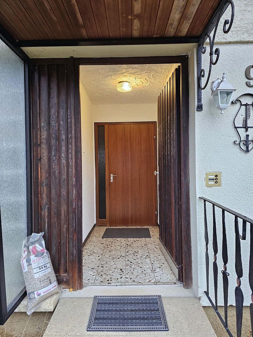 Prodej domu 157 m², pozemek 601 m², Neuhausen, Bádensko-Württembersko Prodej domu 157 m², pozemek 601 m², Neuhausen, Bádensko-Württembersko