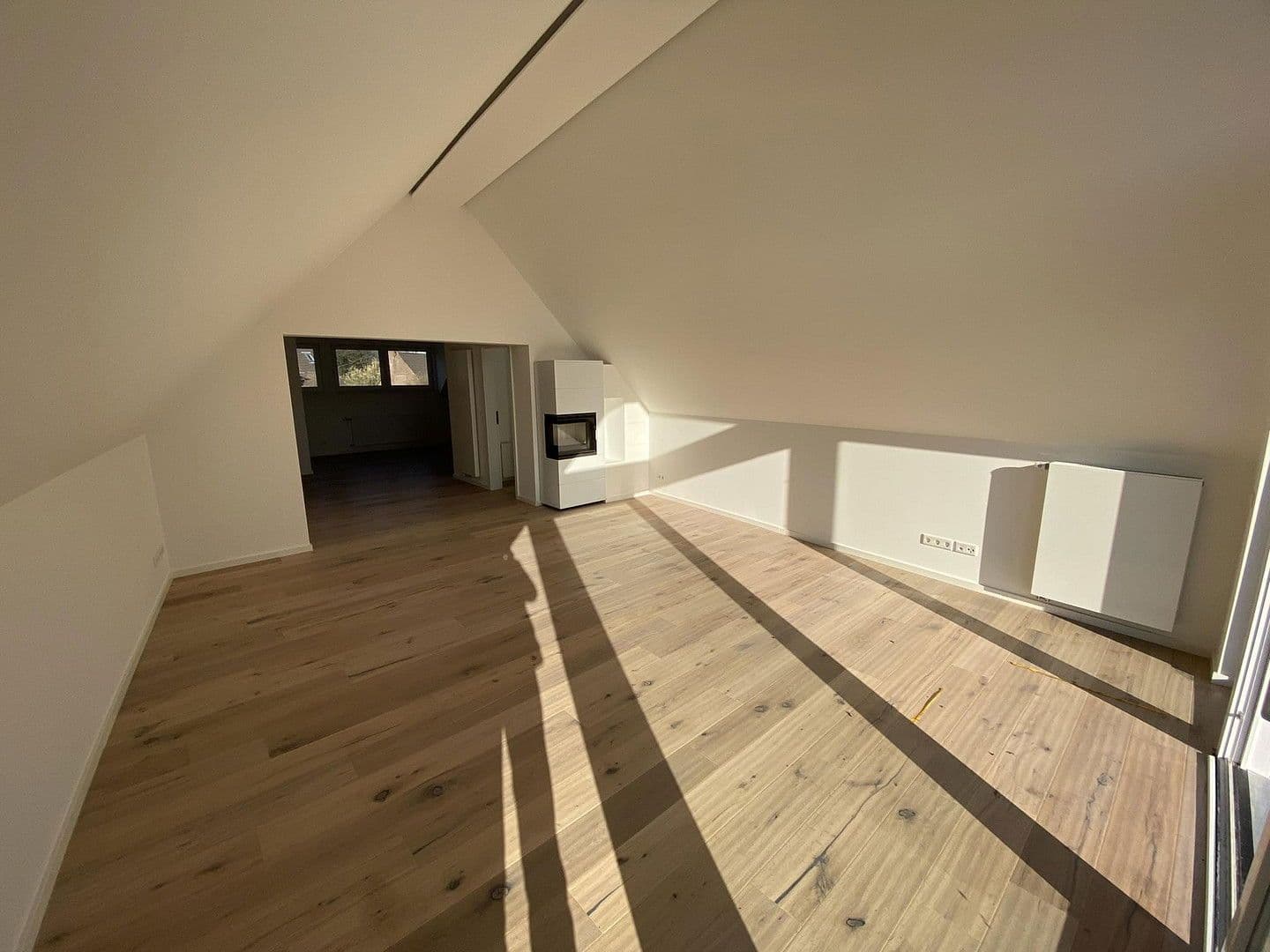 Pronájem domu 157 m², pozemek 150 m², Düsseldorf, Severní Porýní-Vestfálsko Pronájem domu 157 m², pozemek 150 m², Düsseldorf, Severní Porýní-Vestfálsko