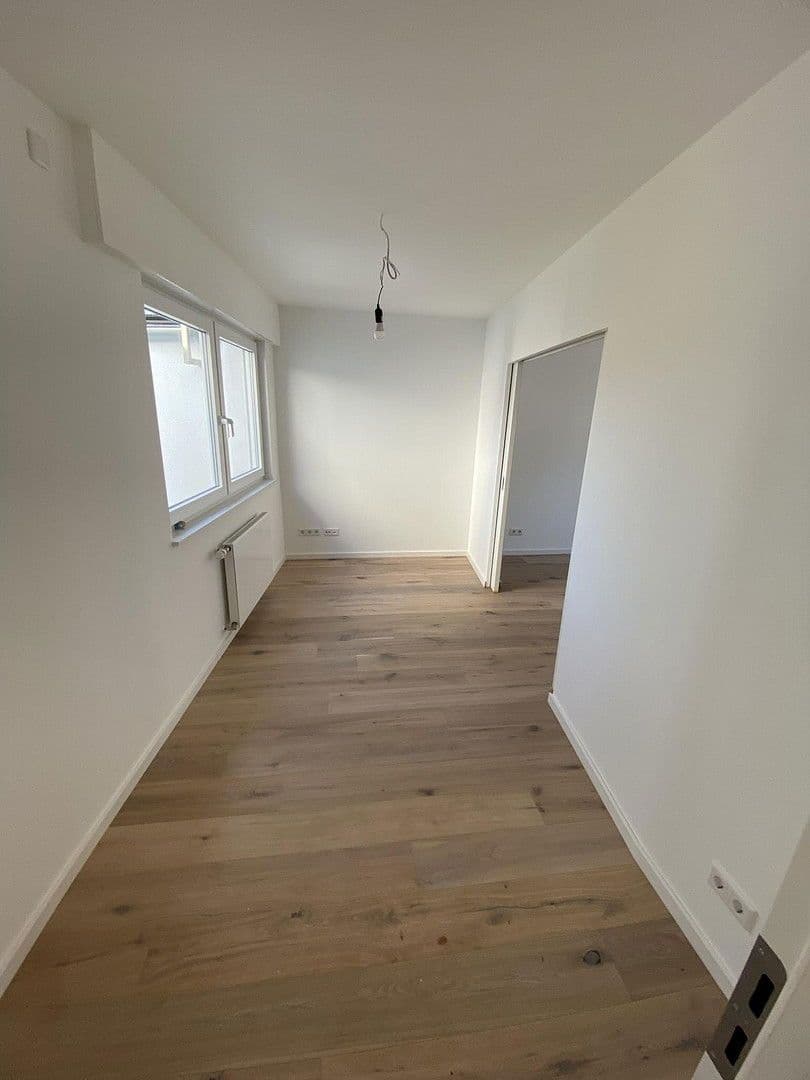 Pronájem domu 157 m², pozemek 150 m², Düsseldorf, Severní Porýní-Vestfálsko Pronájem domu 157 m², pozemek 150 m², Düsseldorf, Severní Porýní-Vestfálsko