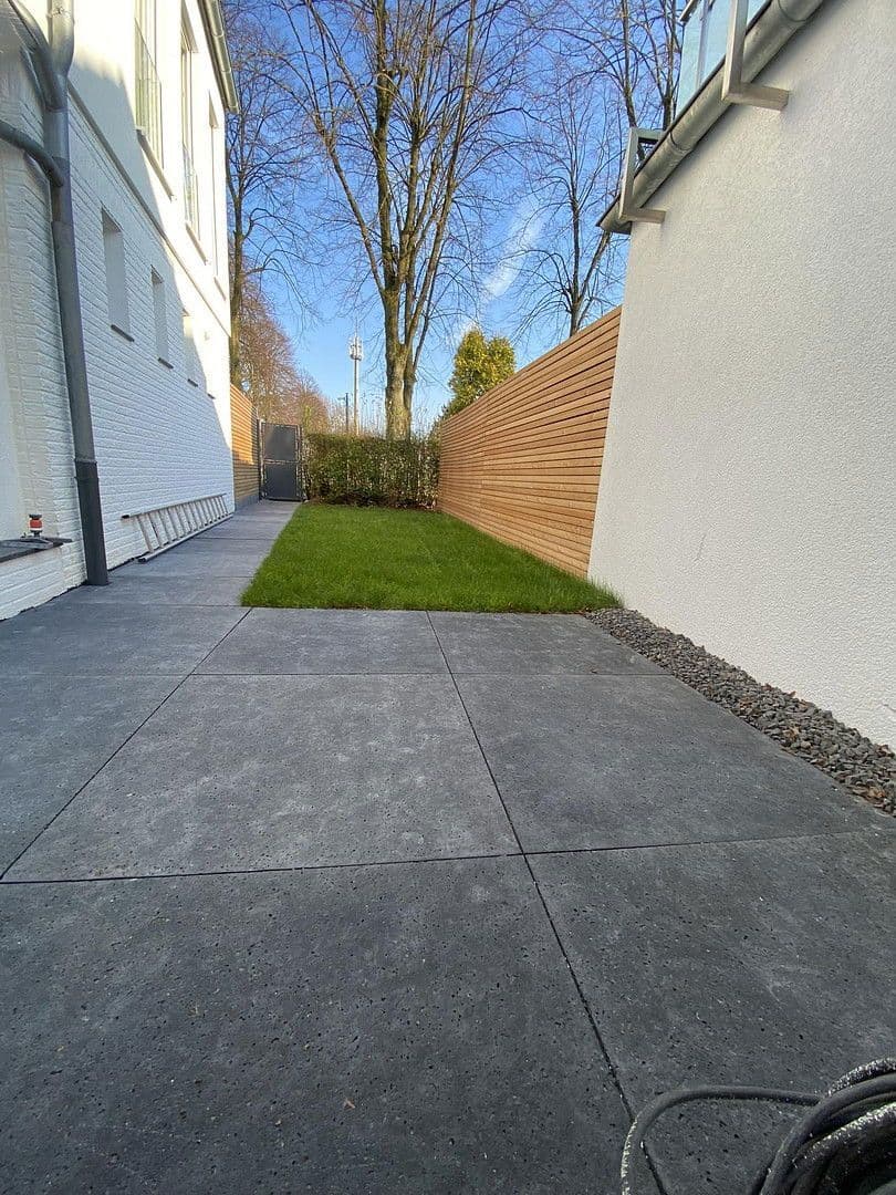 Pronájem domu 157 m², pozemek 150 m², Düsseldorf, Severní Porýní-Vestfálsko Pronájem domu 157 m², pozemek 150 m², Düsseldorf, Severní Porýní-Vestfálsko