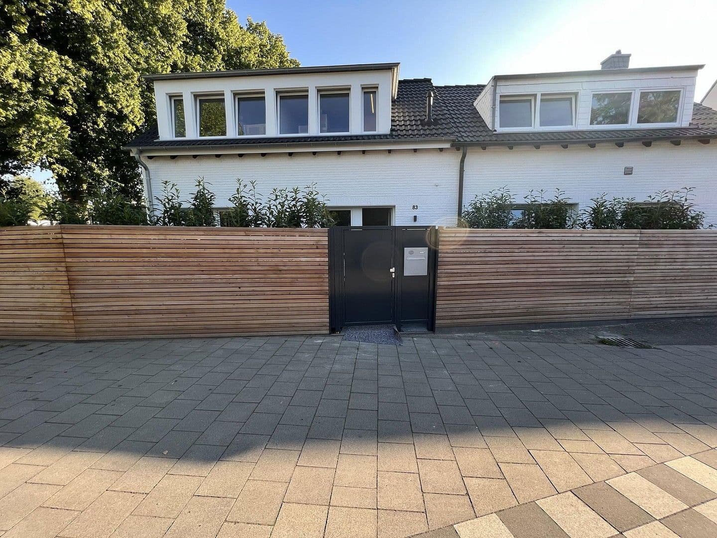 Pronájem domu 157 m², pozemek 150 m², Düsseldorf, Severní Porýní-Vestfálsko Pronájem domu 157 m², pozemek 150 m², Düsseldorf, Severní Porýní-Vestfálsko