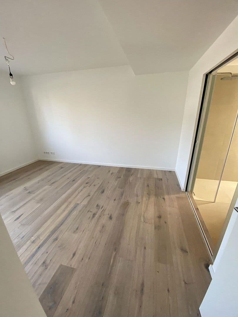 Pronájem domu 157 m², pozemek 150 m², Düsseldorf, Severní Porýní-Vestfálsko Pronájem domu 157 m², pozemek 150 m², Düsseldorf, Severní Porýní-Vestfálsko