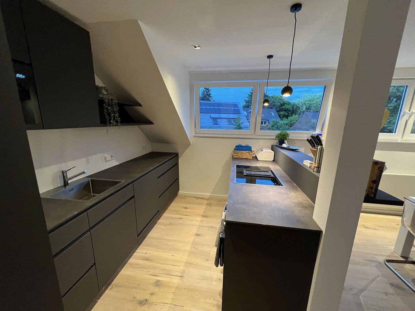 Pronájem domu 157 m², pozemek 150 m², Düsseldorf, Severní Porýní-Vestfálsko Pronájem domu 157 m², pozemek 150 m², Düsseldorf, Severní Porýní-Vestfálsko