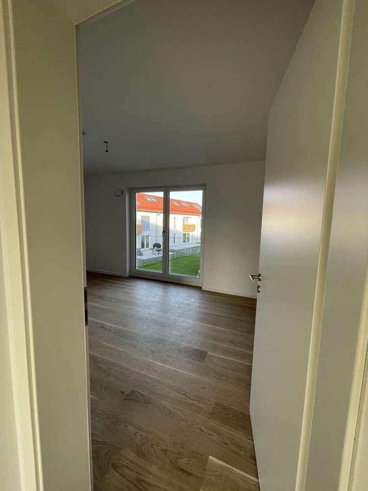 Pronájem bytu 3+1 75 m², Höhenkirchen-Siegertsbrunn, Bavorsko Pronájem bytu 3+1 75 m², Höhenkirchen-Siegertsbrunn, Bavorsko