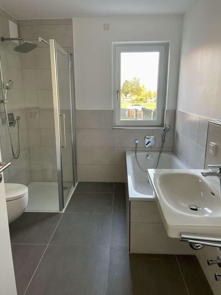 Pronájem bytu 3+1 75 m², Höhenkirchen-Siegertsbrunn, Bavorsko Pronájem bytu 3+1 75 m², Höhenkirchen-Siegertsbrunn, Bavorsko