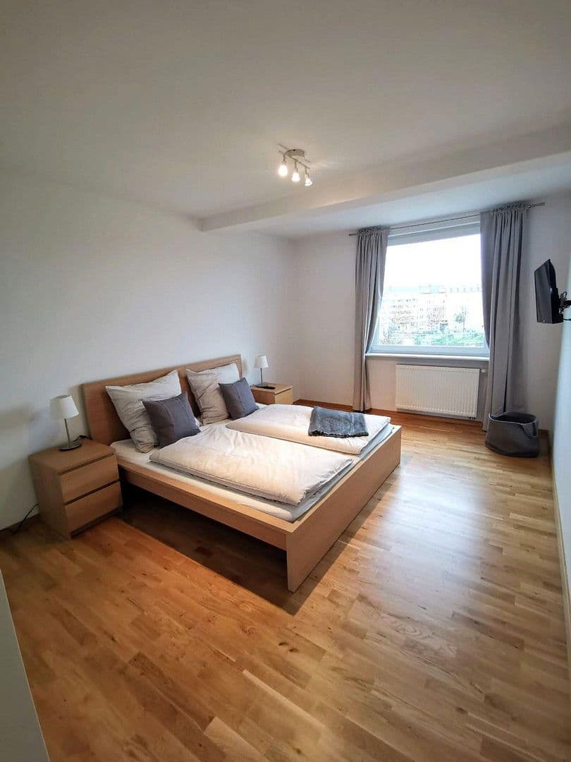 Pronájem bytu 2+1 43 m², Düsseldorf, Severní Porýní-Vestfálsko Pronájem bytu 2+1 43 m², Düsseldorf, Severní Porýní-Vestfálsko