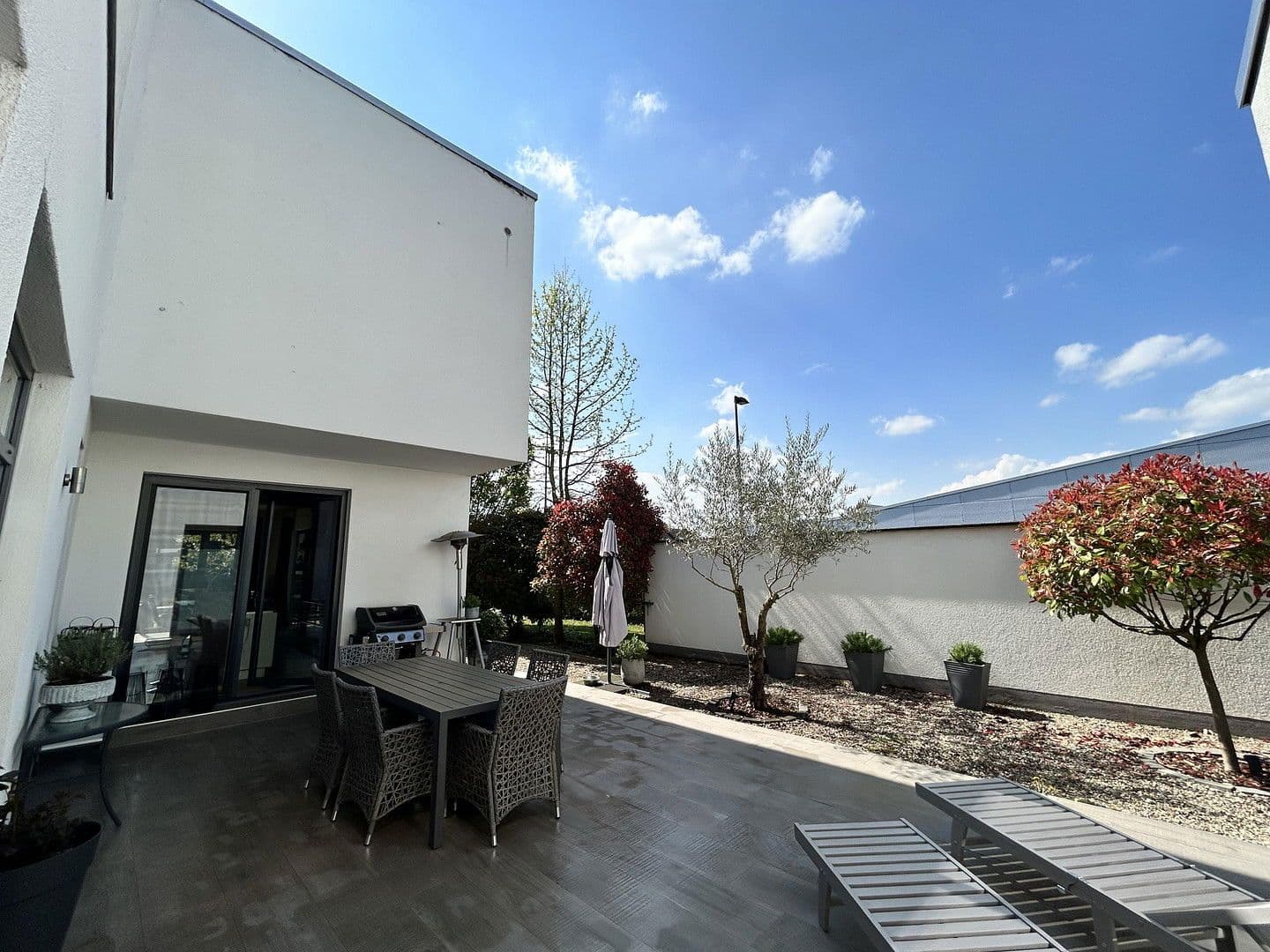 Prodej domu 316 m², pozemek 1.000 m², Diamantstrasse 24, Trebur, Hessen Prodej domu 316 m², pozemek 1.000 m², Diamantstrasse 24, Trebur, Hessen