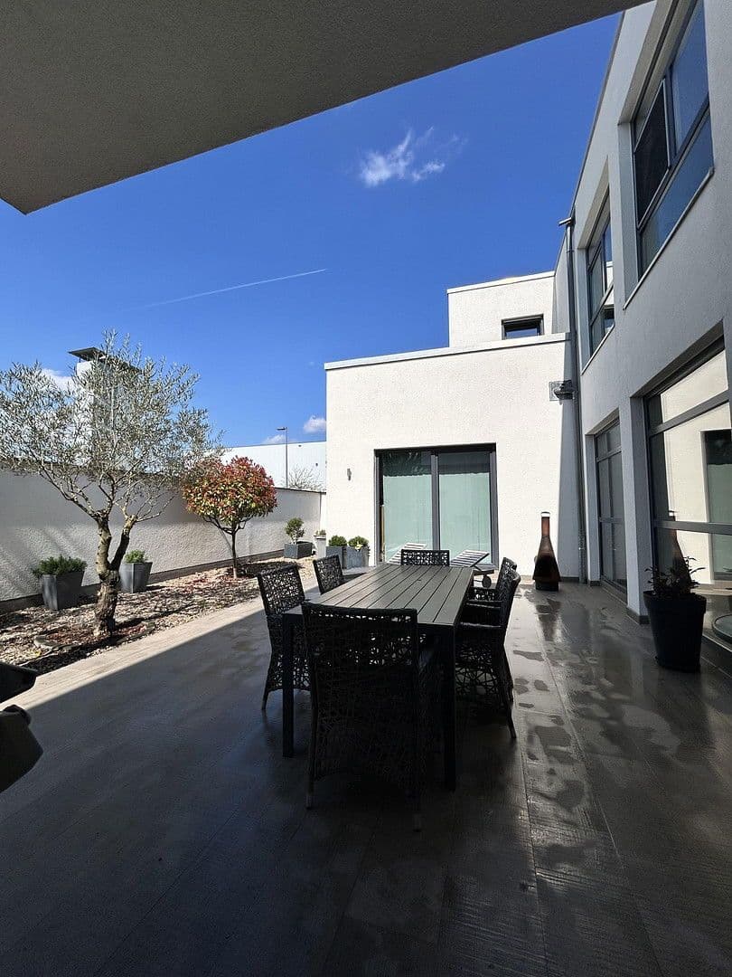 Prodej domu 316 m², pozemek 1.000 m², Diamantstrasse 24, Trebur, Hessen Prodej domu 316 m², pozemek 1.000 m², Diamantstrasse 24, Trebur, Hessen