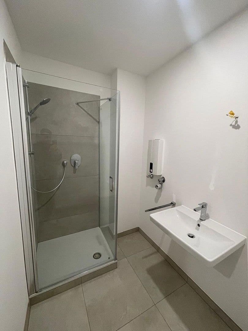 Pronájem bytu 3+1 100 m², Bahnhofsstraße 9, Eichenau, Bavorsko Pronájem bytu 3+1 100 m², Bahnhofsstraße 9, Eichenau, Bavorsko