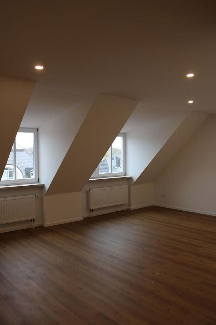 Pronájem bytu 3+1 100 m², Bahnhofsstraße 9, Eichenau, Bavorsko Pronájem bytu 3+1 100 m², Bahnhofsstraße 9, Eichenau, Bavorsko