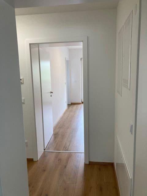 Pronájem bytu 2+1 57 m², Jägerhölzlstraße 17, Lalling, Bavorsko Pronájem bytu 2+1 57 m², Jägerhölzlstraße 17, Lalling, Bavorsko