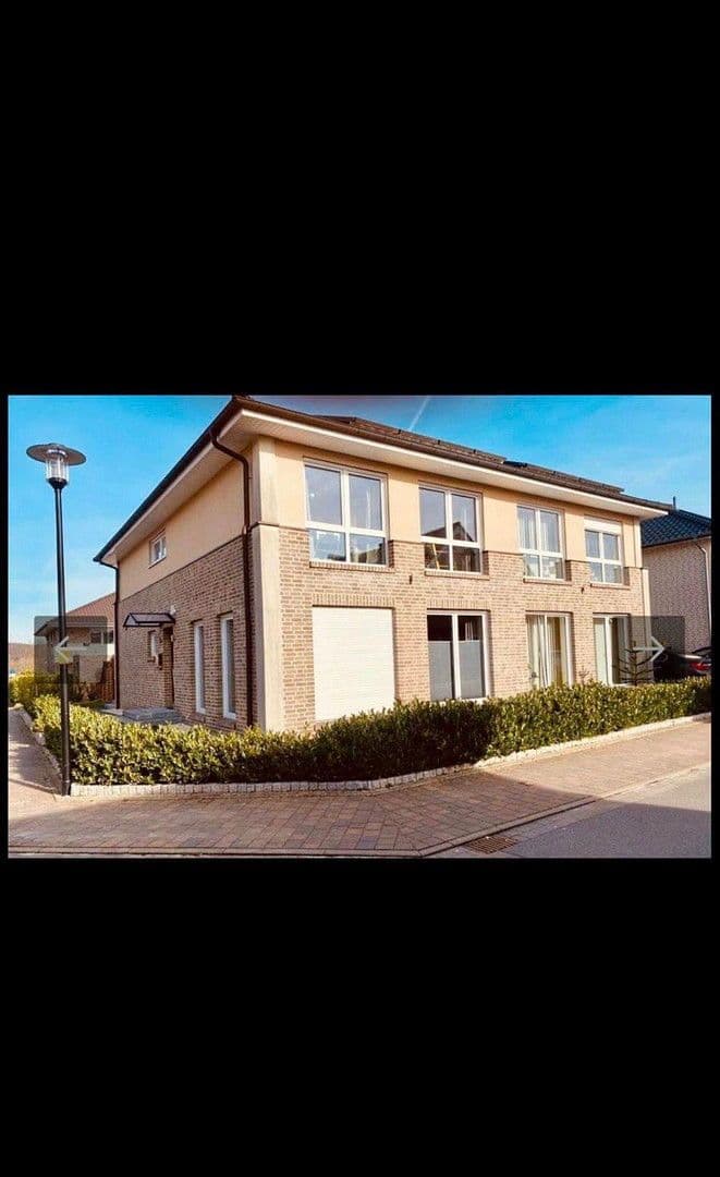 Prodej domu 140 m², pozemek 280 m², Am Rosenmühlenbach 1A, Bissendorf, Dolní Sasko Prodej domu 140 m², pozemek 280 m², Am Rosenmühlenbach 1A, Bissendorf, Dolní Sasko