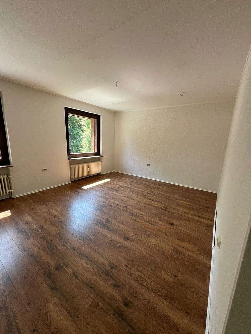 Pronájem bytu 4+1 105 m², Bahnhofstr. 11, Kastorf, Šlesvicko-Holštýnsko Pronájem bytu 4+1 105 m², Bahnhofstr. 11, Kastorf, Šlesvicko-Holštýnsko