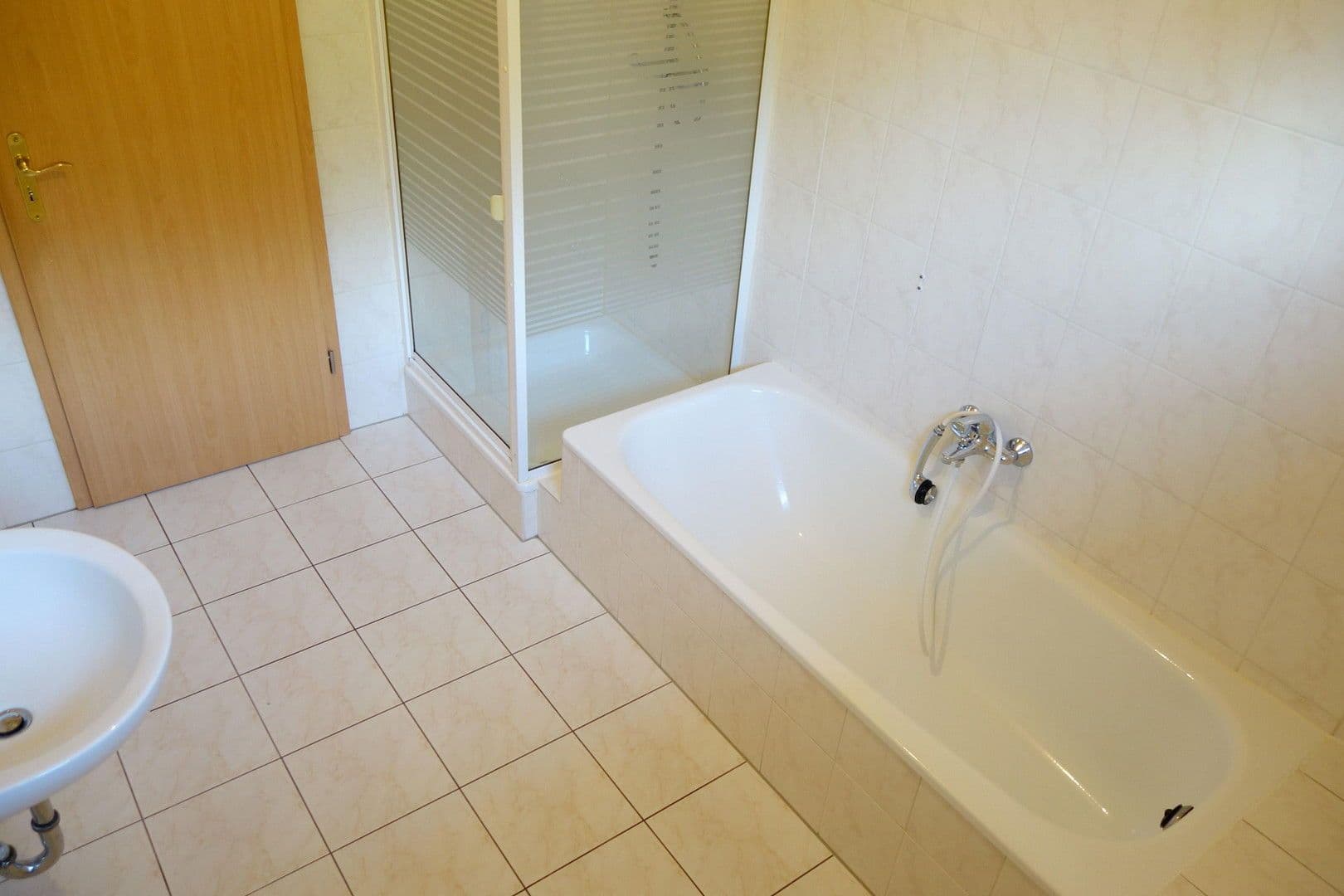 Pronájem bytu 4+1 105 m², Bahnhofstr. 11, Kastorf, Šlesvicko-Holštýnsko Pronájem bytu 4+1 105 m², Bahnhofstr. 11, Kastorf, Šlesvicko-Holštýnsko