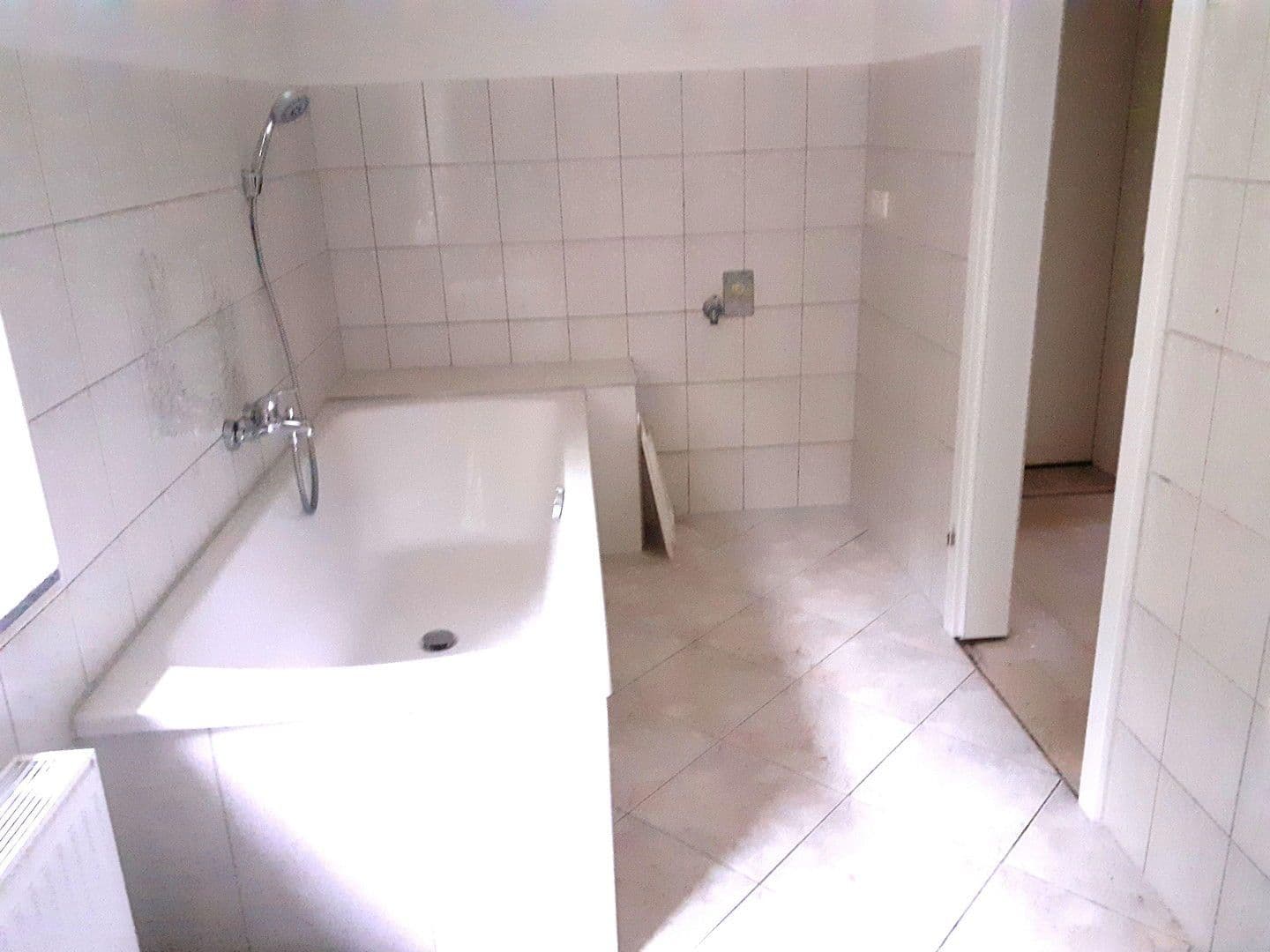 Pronájem bytu 3+1 80 m², Oederan, Sasko Pronájem bytu 3+1 80 m², Oederan, Sasko