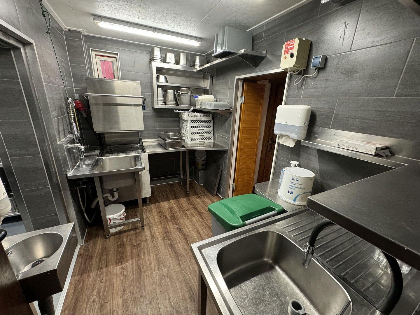 Prodej nebytového prostoru 398 m², Kurhausweg 4, Goslar, Dolní Sasko Prodej nebytového prostoru 398 m², Kurhausweg 4, Goslar, Dolní Sasko