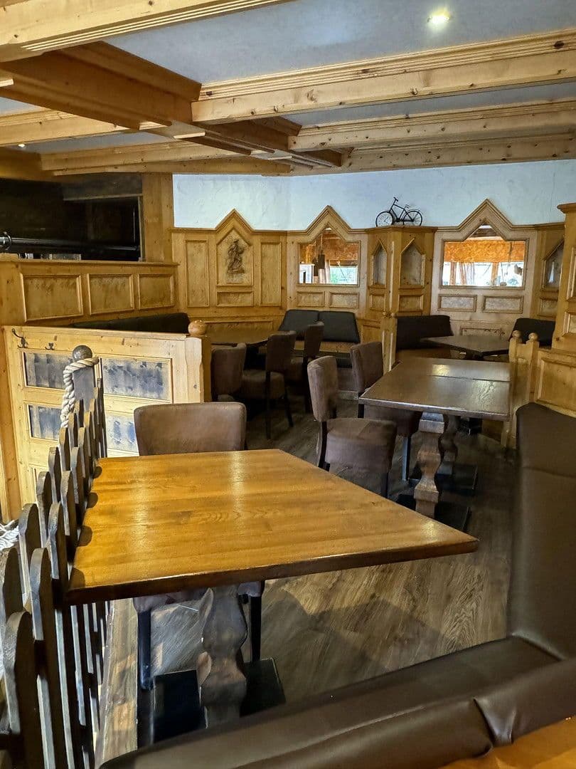 Prodej nebytového prostoru 398 m², Kurhausweg 4, Goslar, Dolní Sasko Prodej nebytového prostoru 398 m², Kurhausweg 4, Goslar, Dolní Sasko