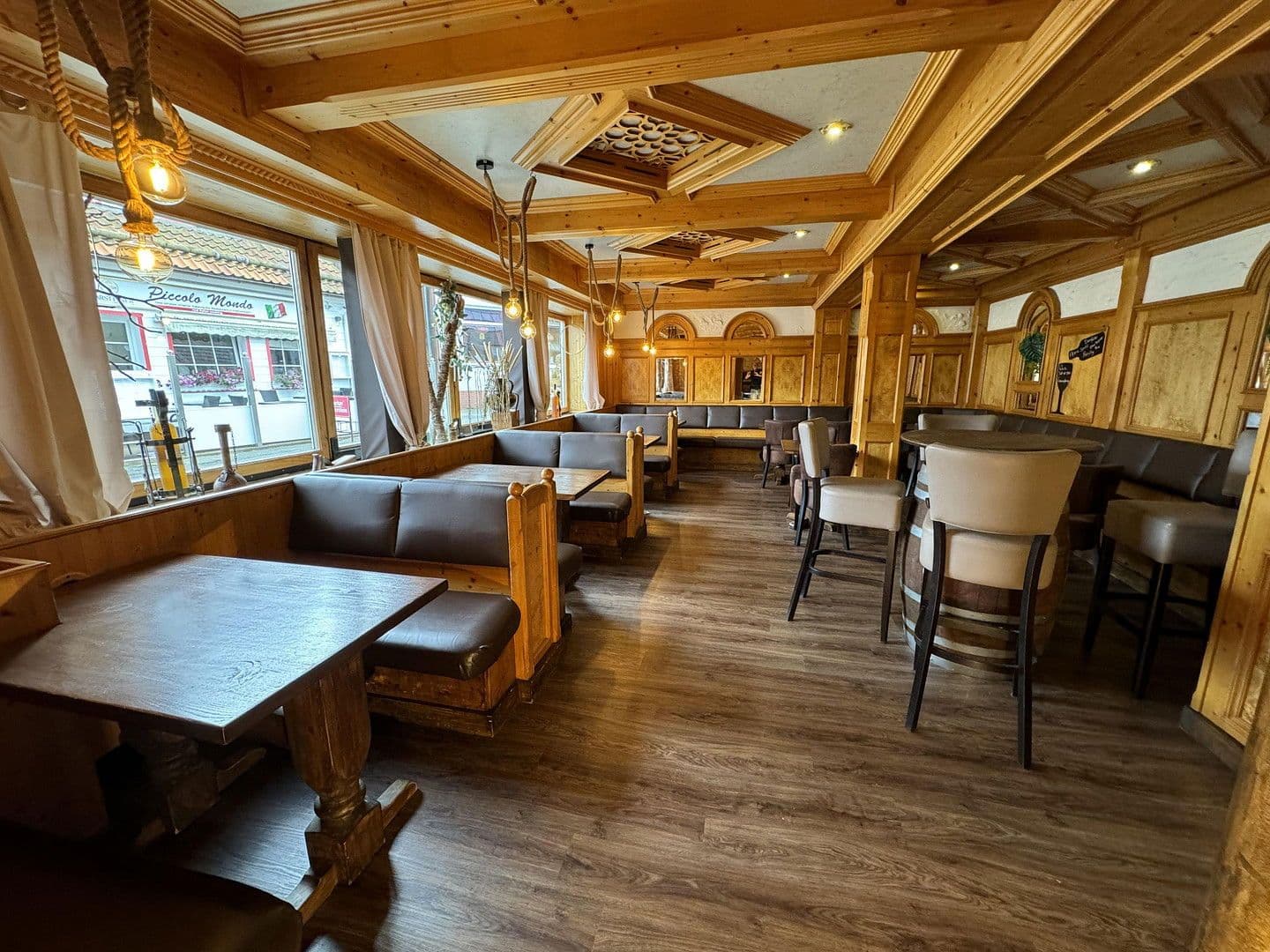 Prodej nebytového prostoru 398 m², Kurhausweg 4, Goslar, Dolní Sasko Prodej nebytového prostoru 398 m², Kurhausweg 4, Goslar, Dolní Sasko