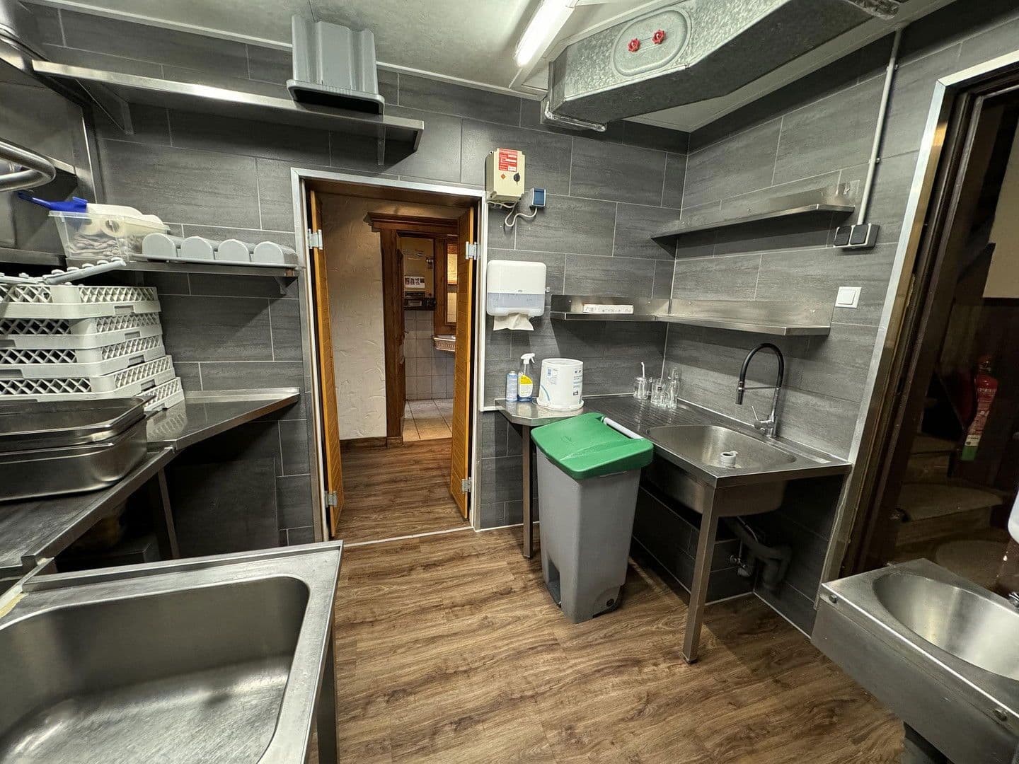 Prodej nebytového prostoru 398 m², Kurhausweg 4, Goslar, Dolní Sasko Prodej nebytového prostoru 398 m², Kurhausweg 4, Goslar, Dolní Sasko