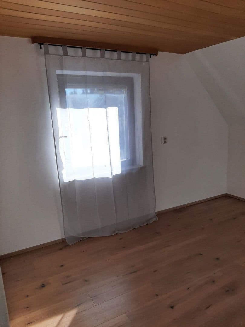 Pronájem bytu 6+1 100 m², Schönbrunn, Landshut, Bavorsko Pronájem bytu 6+1 100 m², Schönbrunn, Landshut, Bavorsko