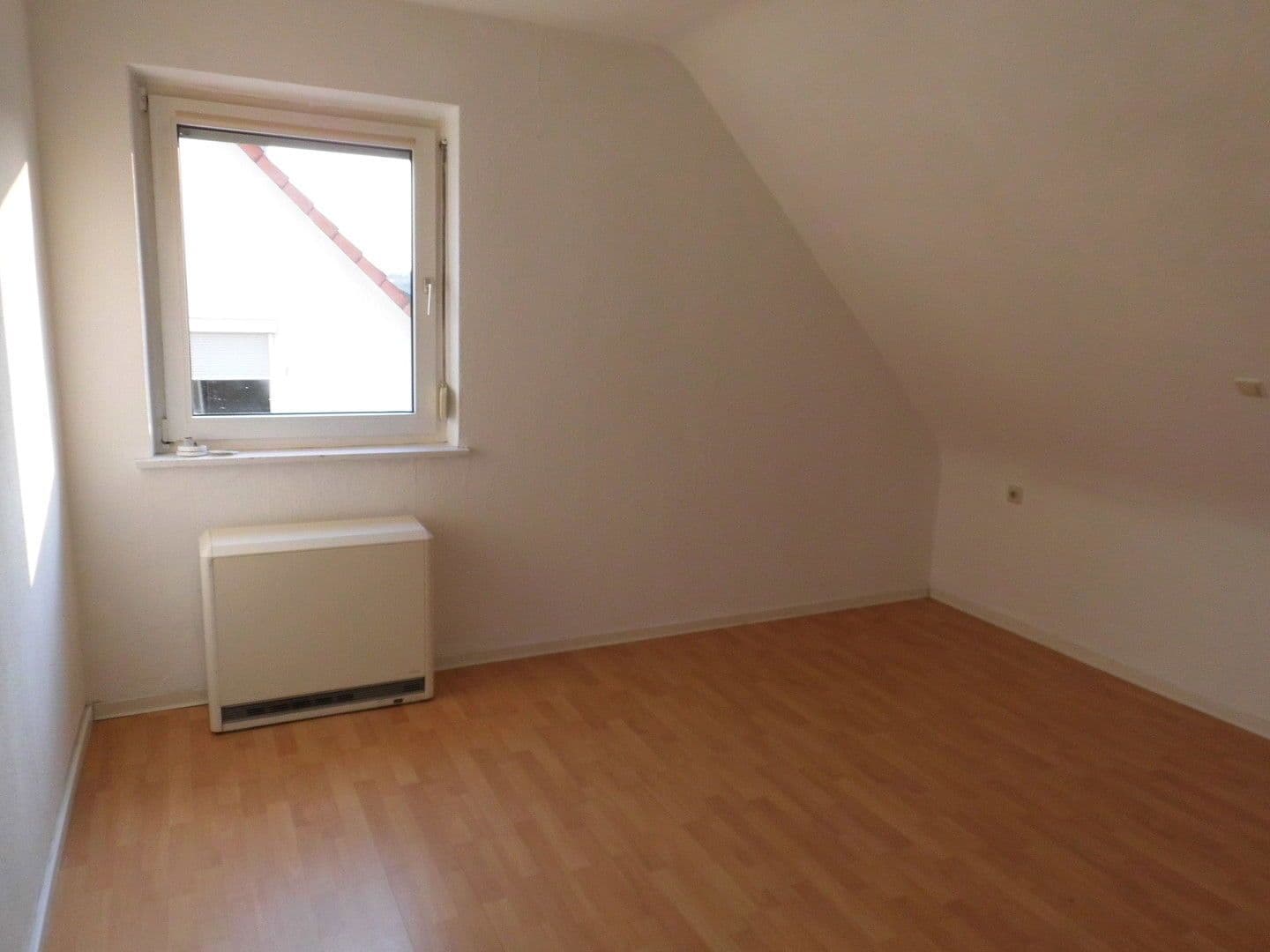 Pronájem bytu 2+1 40 m², Stuttgart, Bádensko-Württembersko Pronájem bytu 2+1 40 m², Stuttgart, Bádensko-Württembersko