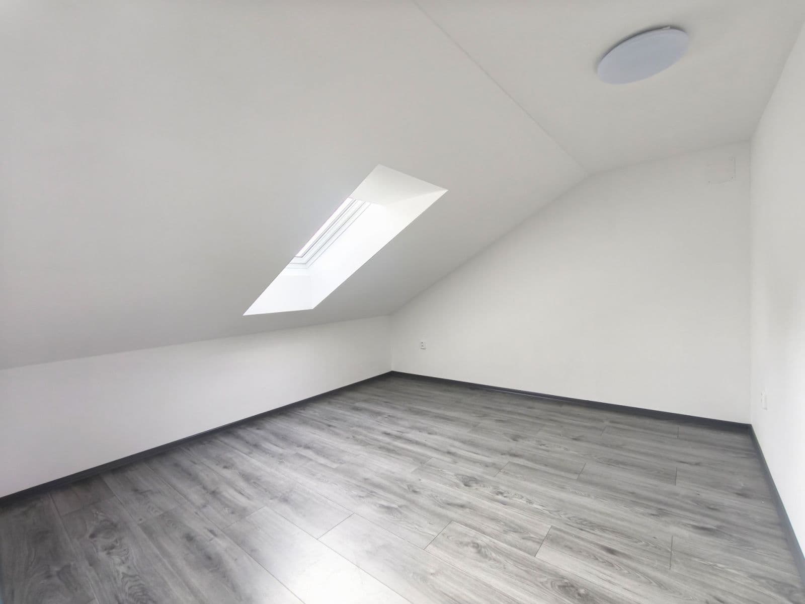 Pronájem bytu 3+kk 89 m², Švestková, Tišice, Středočeský kraj Pronájem bytu 3+kk 89 m², Švestková, Tišice, Středočeský kraj