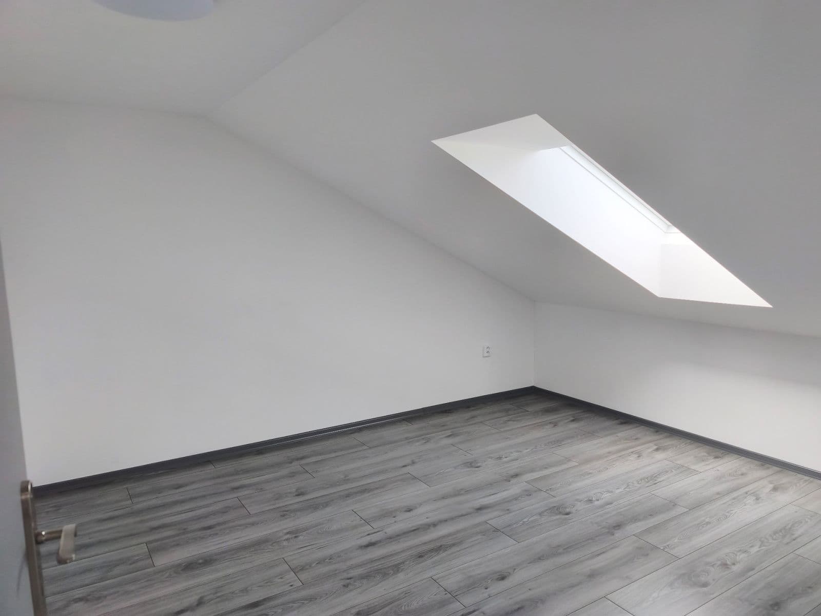 Pronájem bytu 3+kk 89 m², Švestková, Tišice, Středočeský kraj Pronájem bytu 3+kk 89 m², Švestková, Tišice, Středočeský kraj