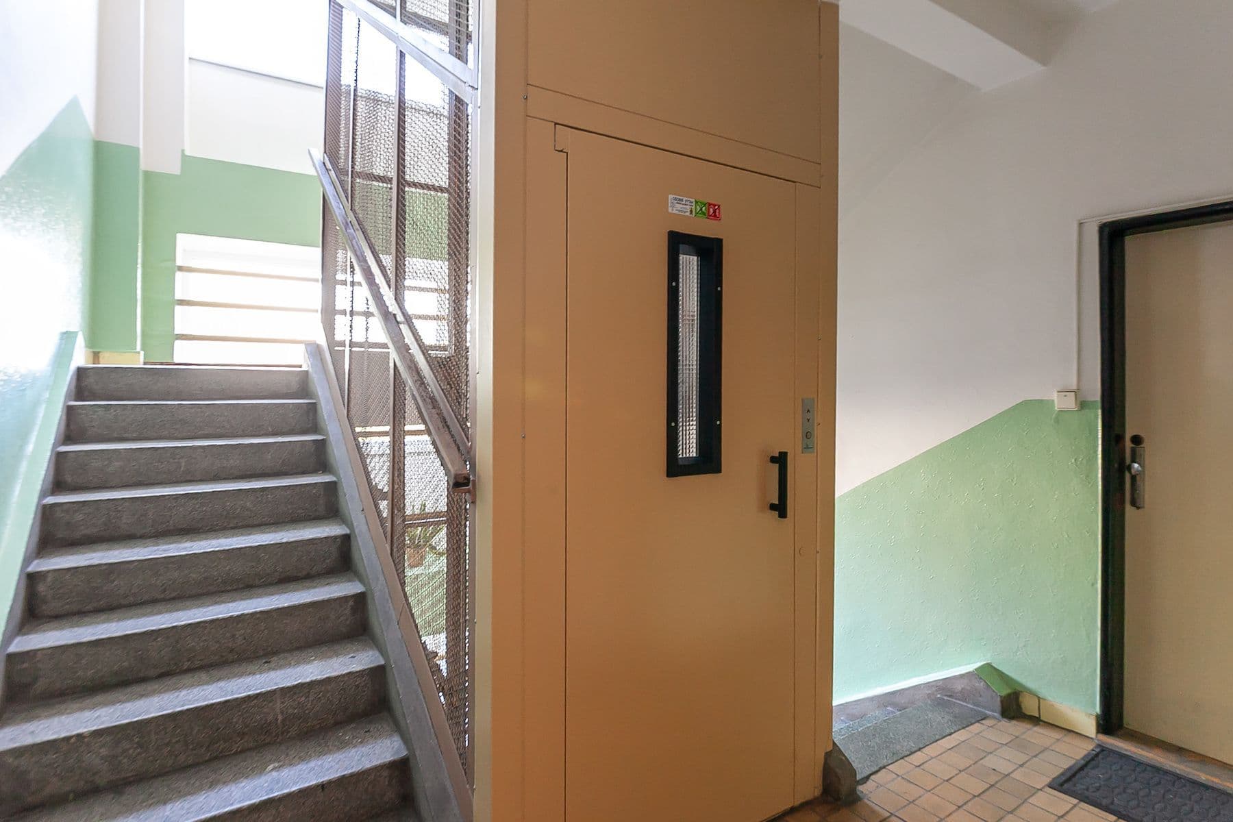 Prodej bytu 1+1 35 m², K Podjezdu, Praha, Praha Prodej bytu 1+1 35 m², K Podjezdu, Praha, Praha