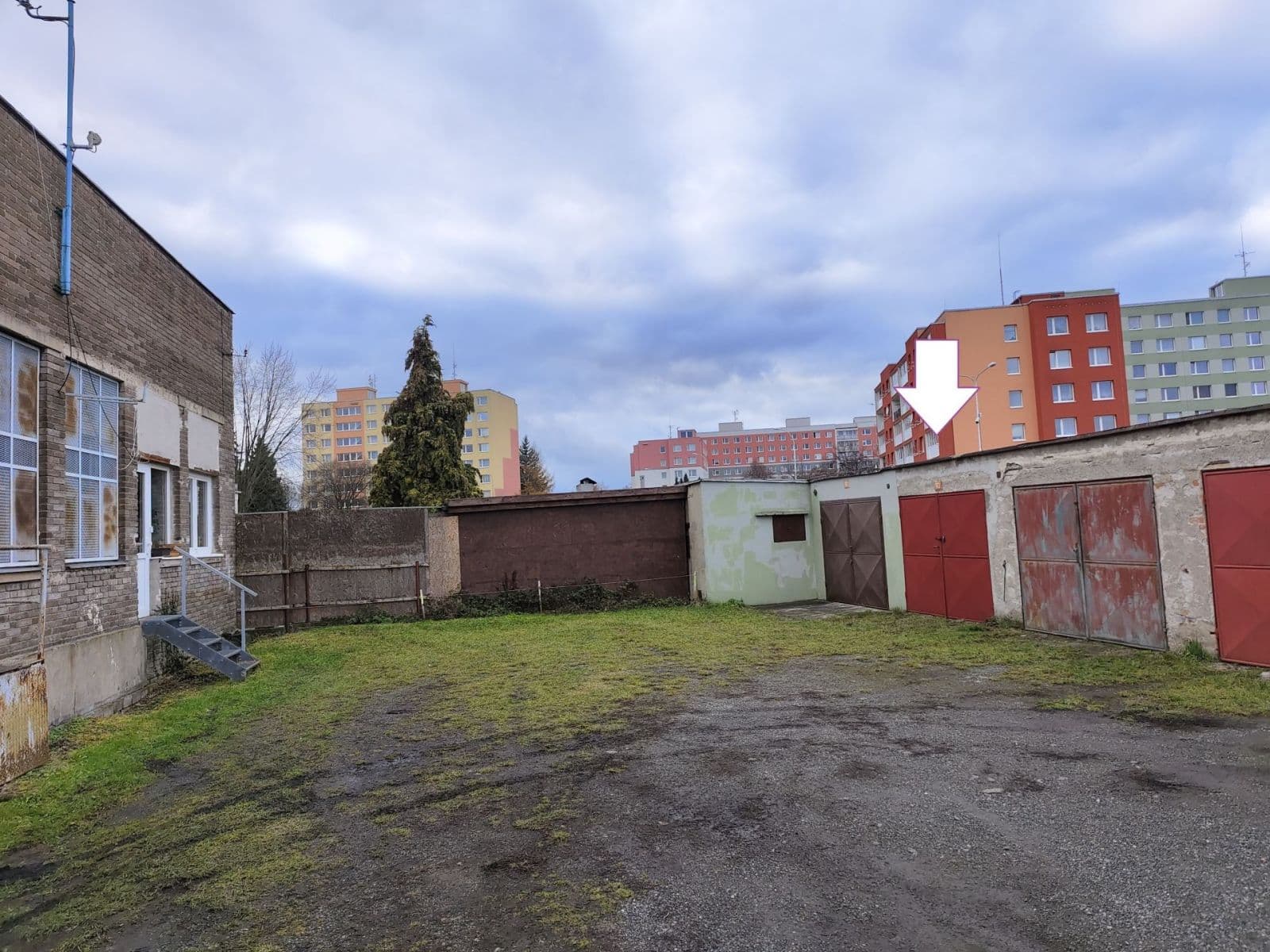 Pronájem garáže 20 m², Kladno, Středočeský kraj Pronájem garáže 20 m², Kladno, Středočeský kraj