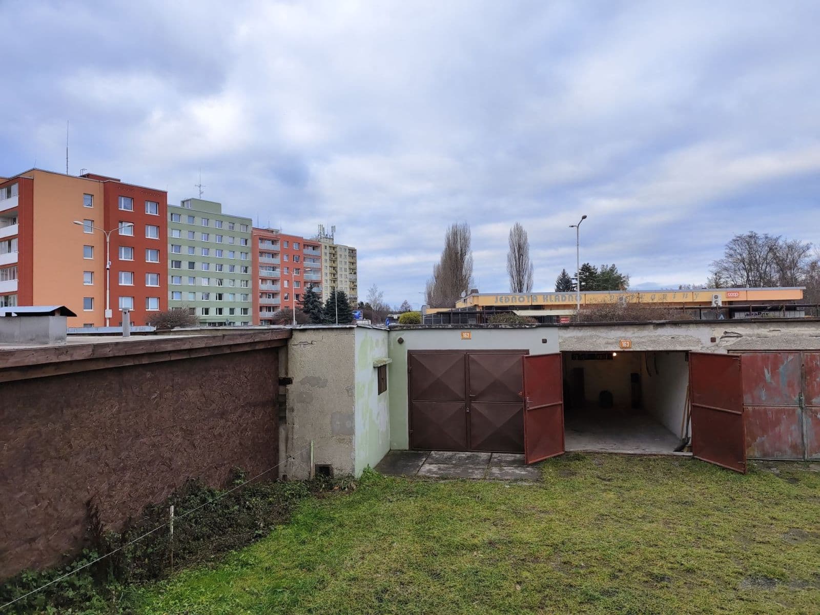 Pronájem garáže 20 m², Kladno, Středočeský kraj Pronájem garáže 20 m², Kladno, Středočeský kraj