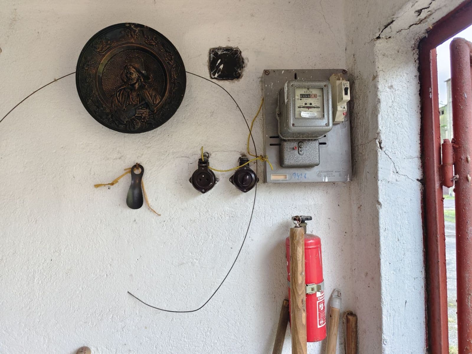 Pronájem garáže 20 m², Kladno, Středočeský kraj Pronájem garáže 20 m², Kladno, Středočeský kraj