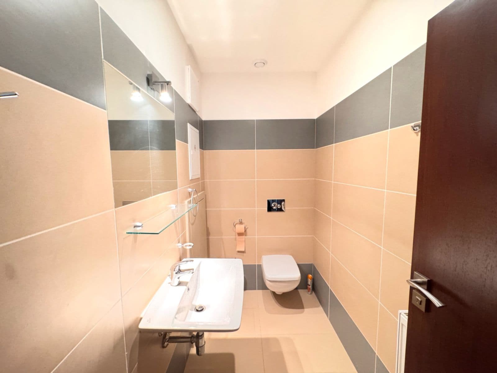 Prodej bytu 3+kk 96 m², Pražská silnice, Karlovy Vary, Karlovarský kraj Prodej bytu 3+kk 96 m², Pražská silnice, Karlovy Vary, Karlovarský kraj